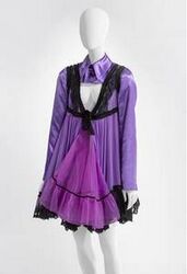 Japon in de vorm van een lingerie jas in lila voile en organza mat bovenstuk met reverskraag en la...